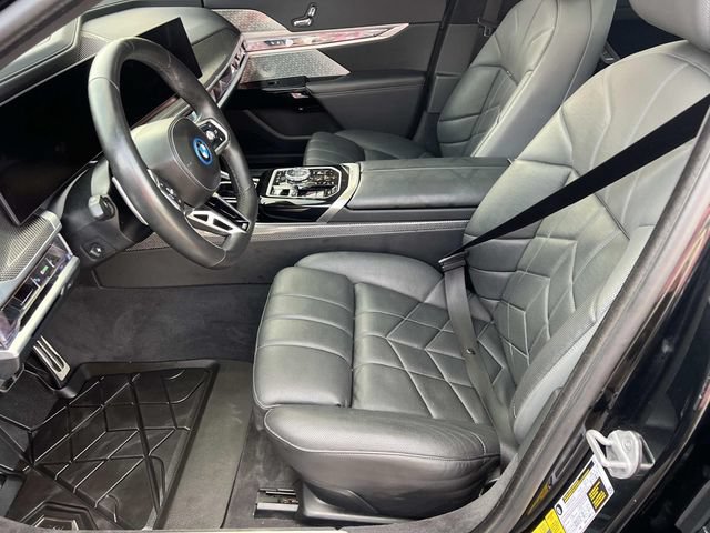 Used 2023 BMW i7 xDrive60 AWD/4WD image 25