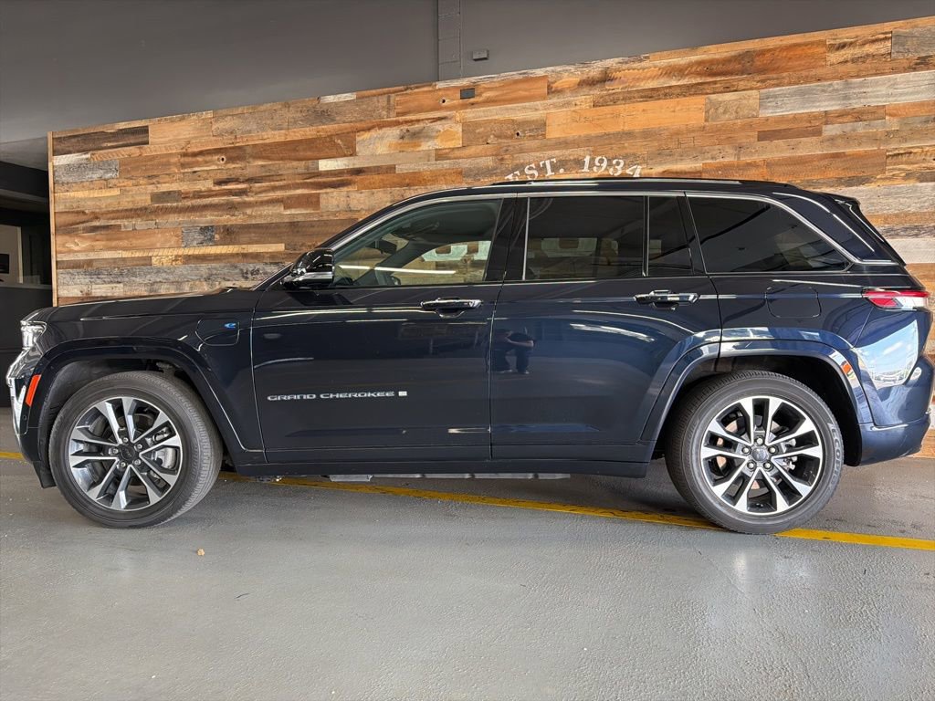 Used 2022 Jeep Grand Cherokee Overland w/ Luxury Tech Group IV image 15