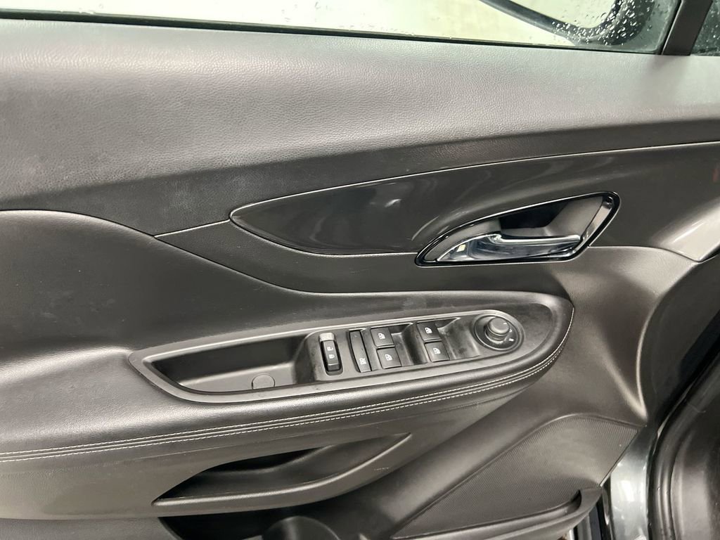Used 2018 Buick Encore Essence image 21