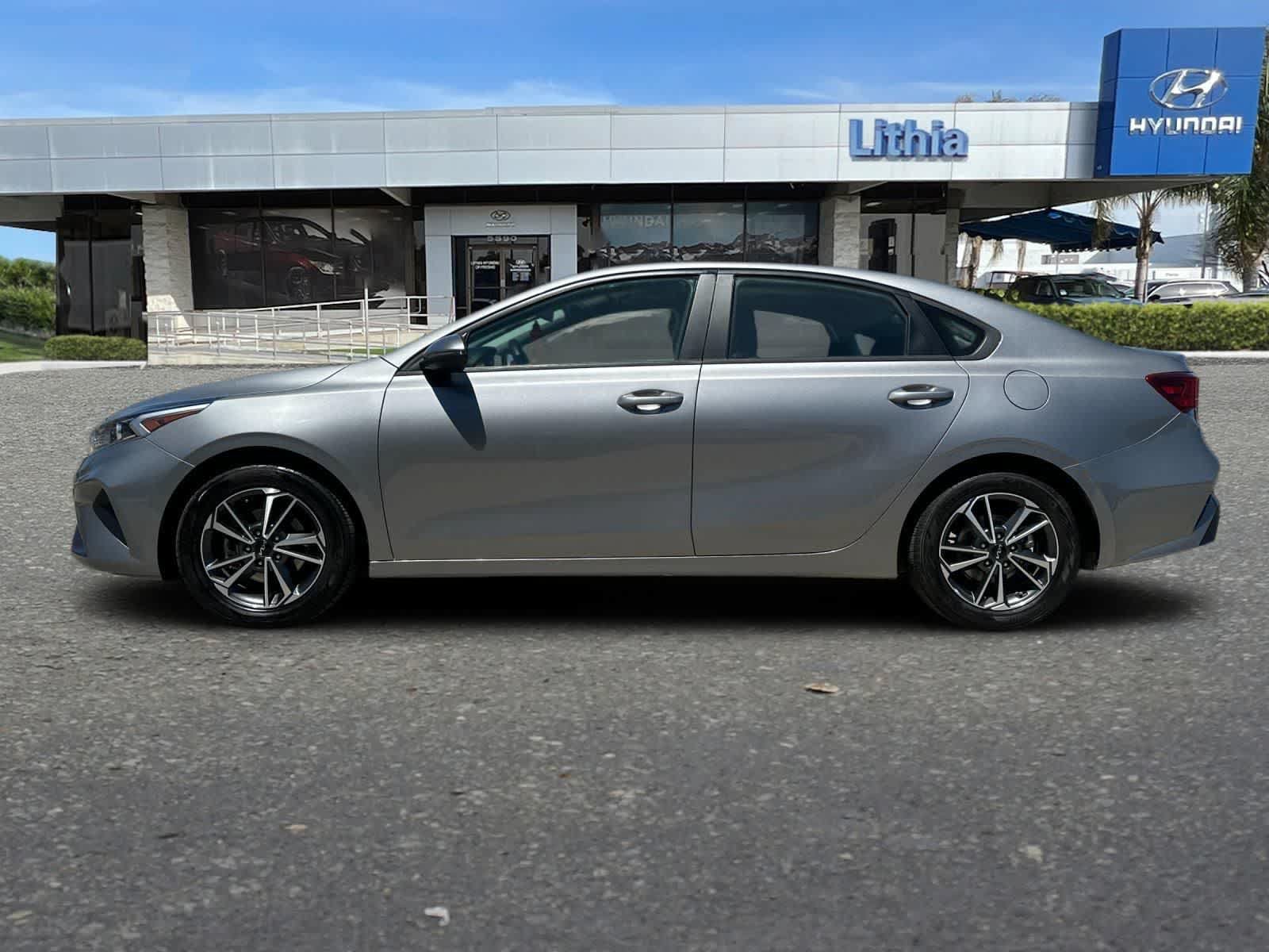Used 2022 Kia Forte LXS w/ LXS Technology Package FWD image 6