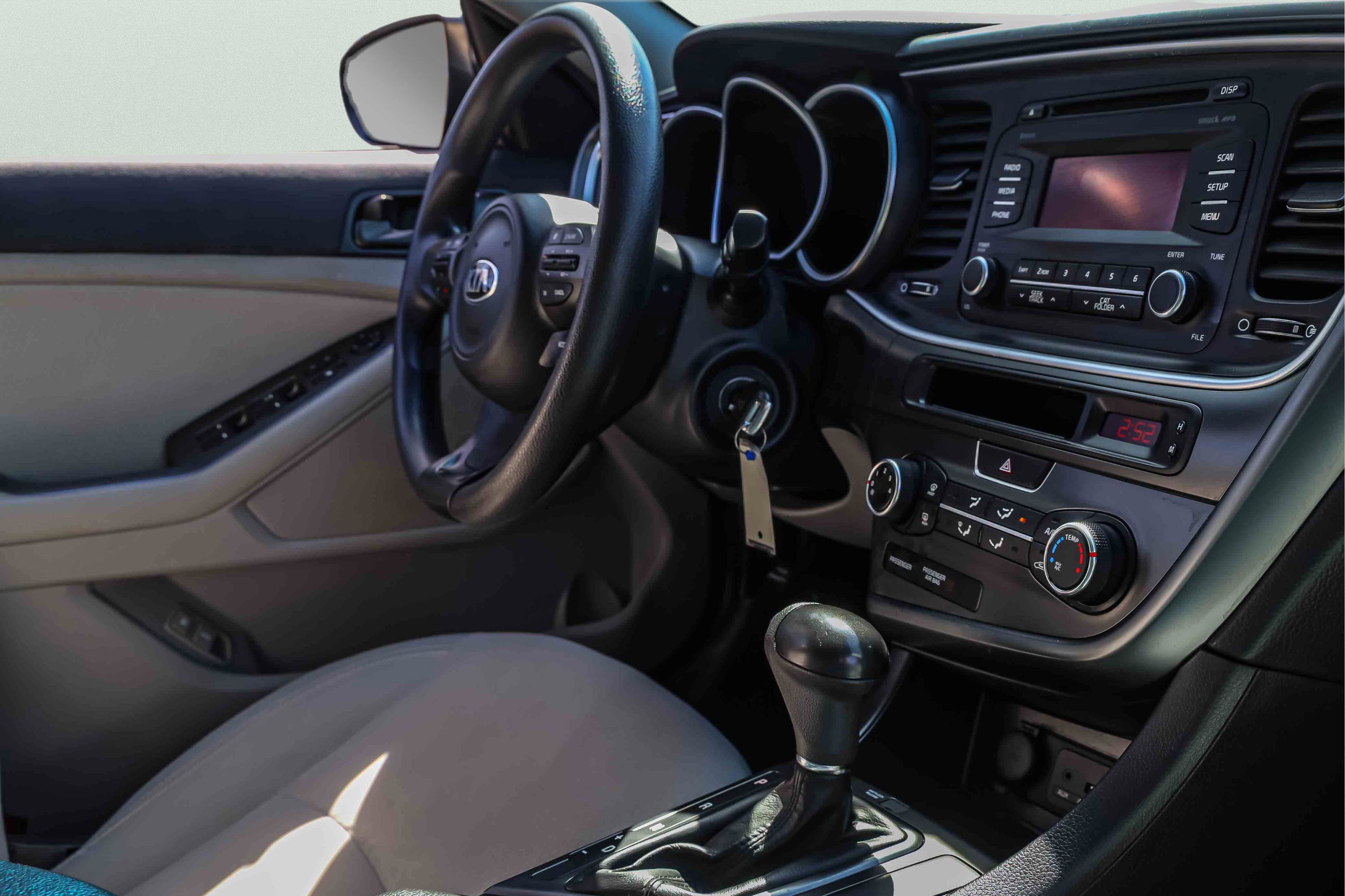 Used 2015 Kia Optima LX w/ LX Convenience Package image 25