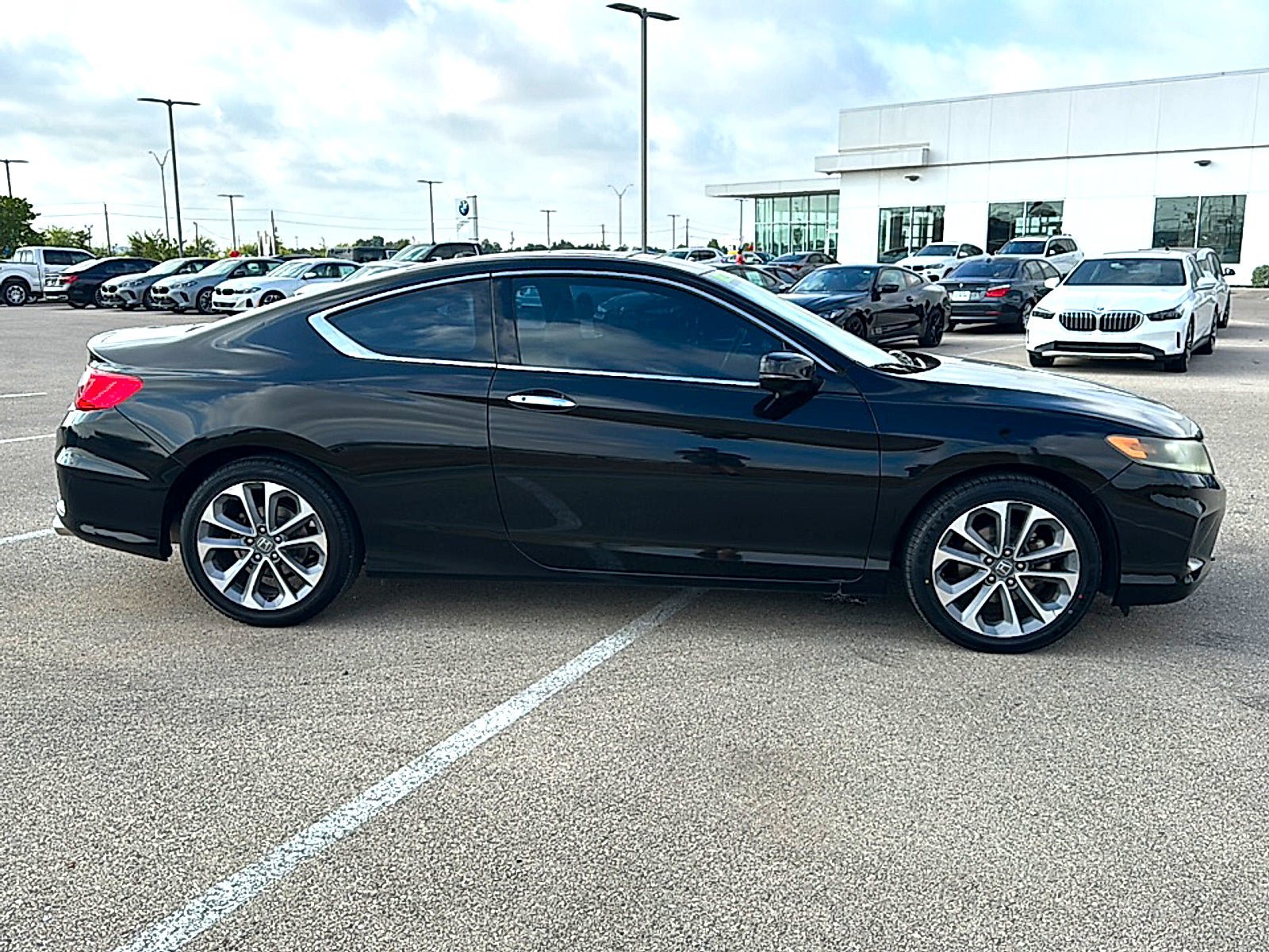 Used 2015 Honda Accord EX-L image 9