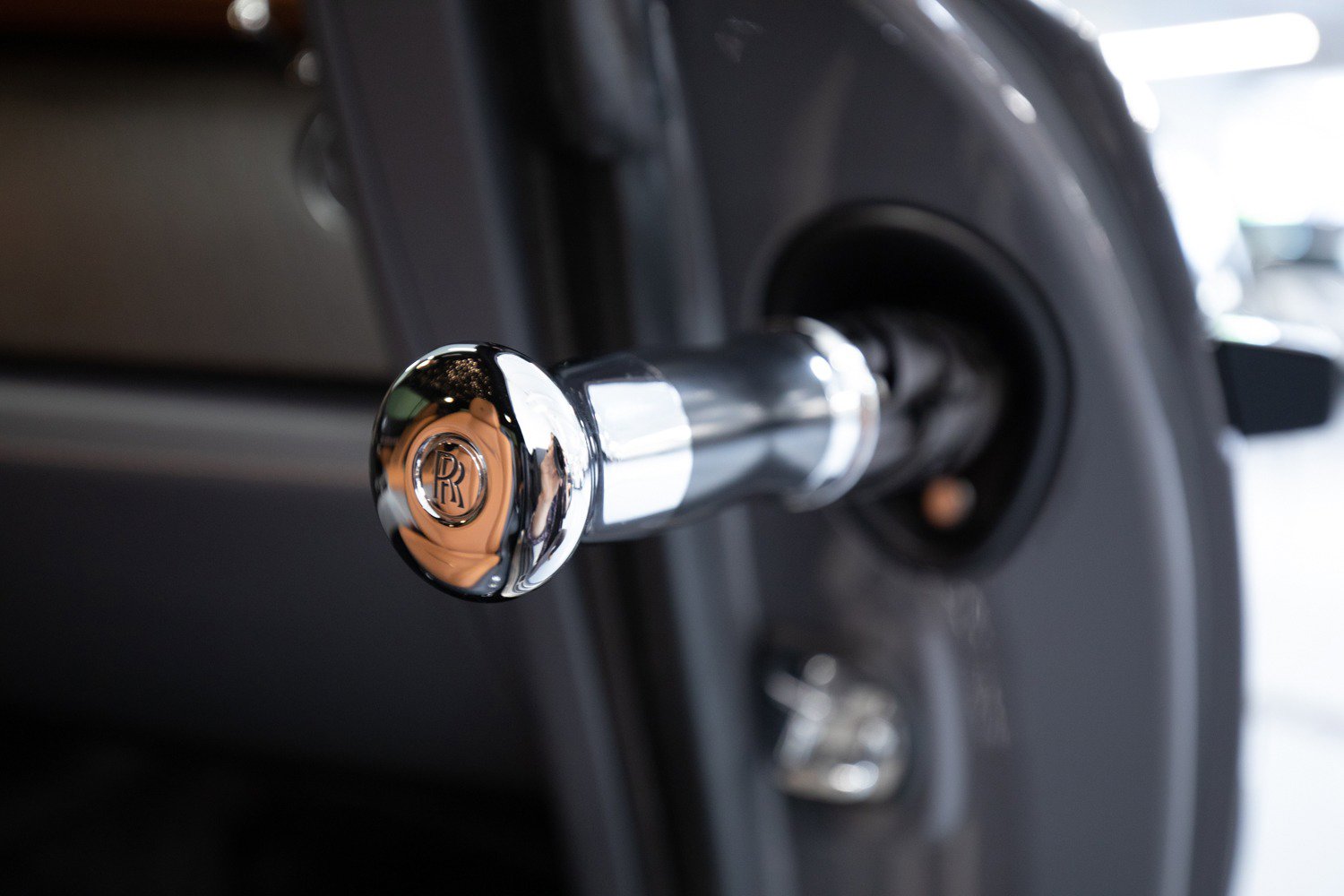 Used 2018 Rolls-Royce Wraith RWD image 31