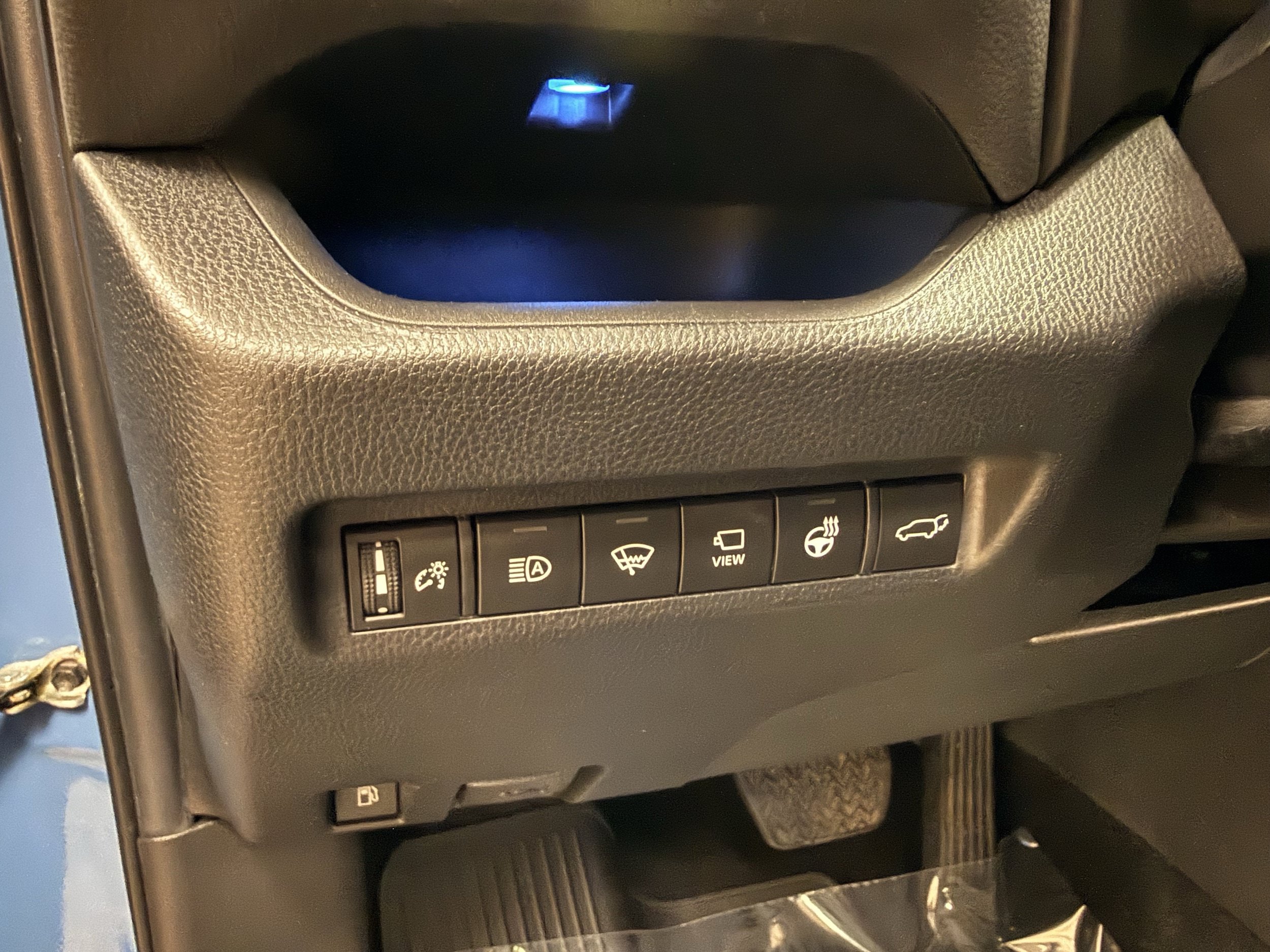 Used 2022 Toyota RAV4 XSE AWD/4WD image 5