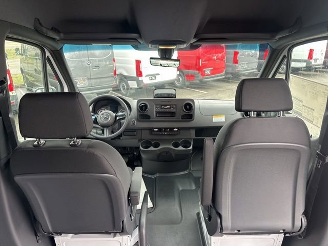New 2025 Mercedes-Benz Sprinter 4500 image 27