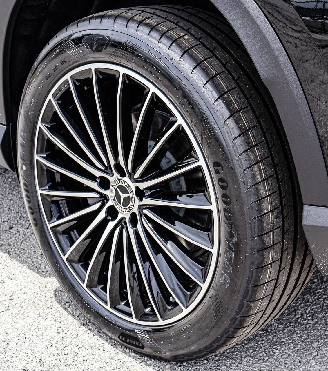 New 2026 Mercedes-Benz GLC 300 4MATIC image 9