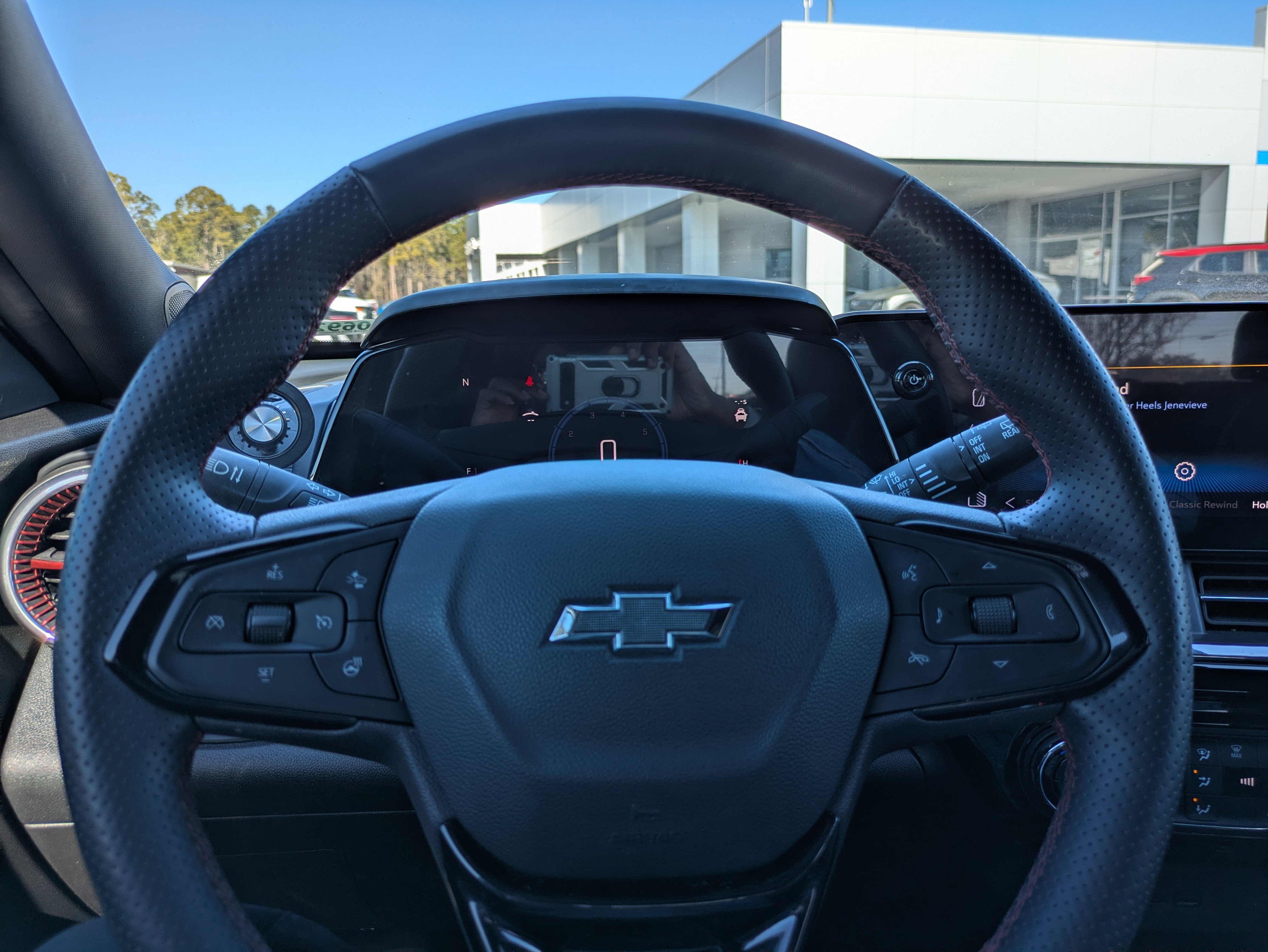 Used 2025 Chevrolet Trax RS w/ Sunroof Package image 20