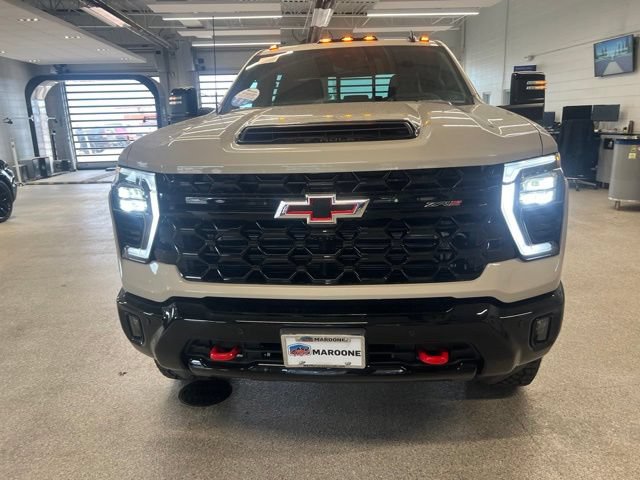 New 2026 Chevrolet Silverado 2500 ZR2 AWD/4WD image 2