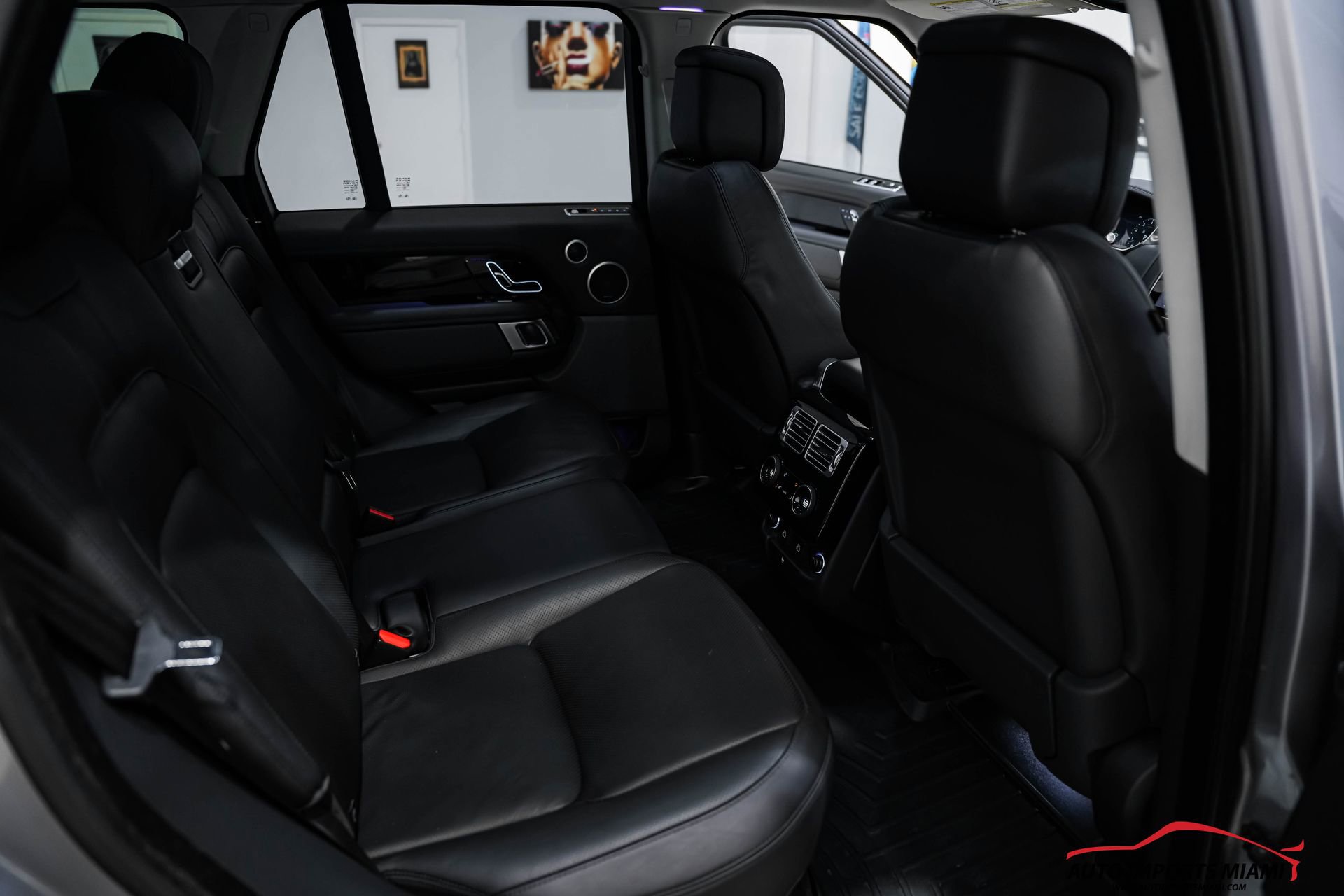 Used 2022 Land Rover Range Rover Westminster Edition image 10