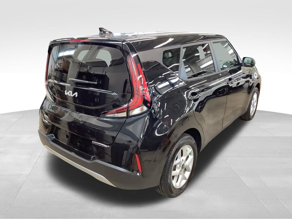 Certified 2025 Kia Soul LX w/ LX Technology Package FWD image 28