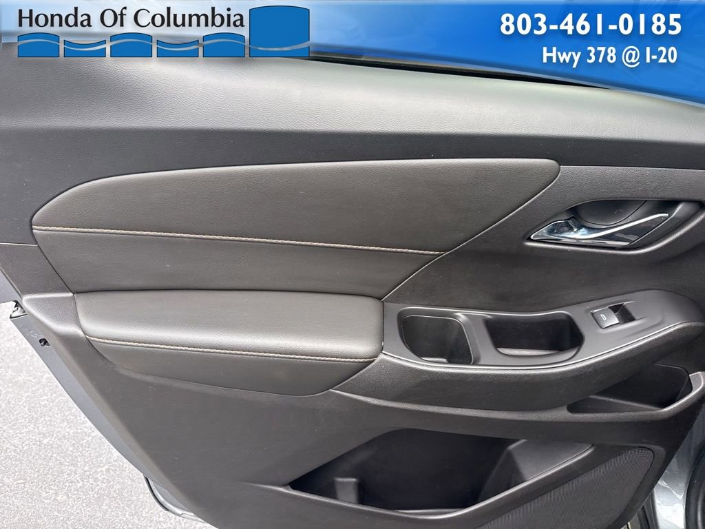 Used 2020 Chevrolet Traverse LS image 13