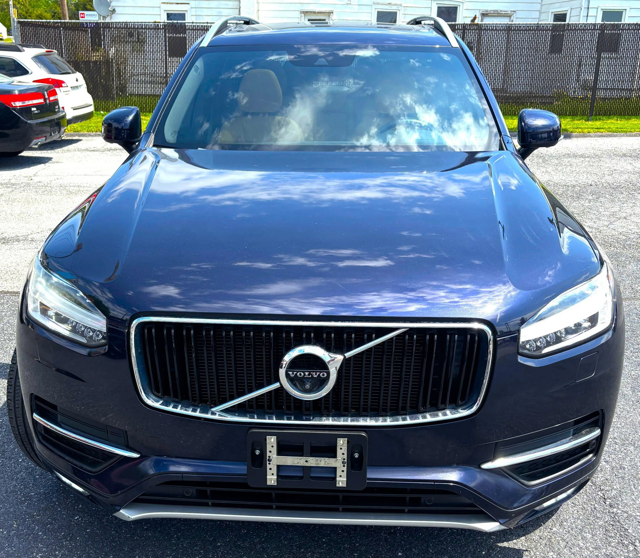 Used 2017 Volvo XC90 T6 Momentum w/ Vision Package AWD/4WD image 2