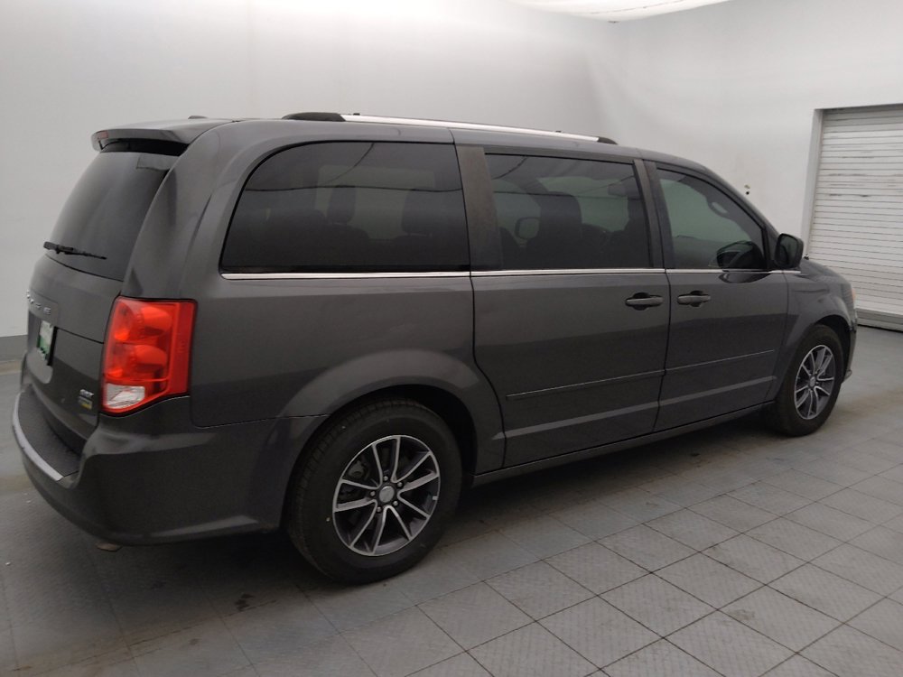 Used 2017 Dodge Grand Caravan SXT image 10