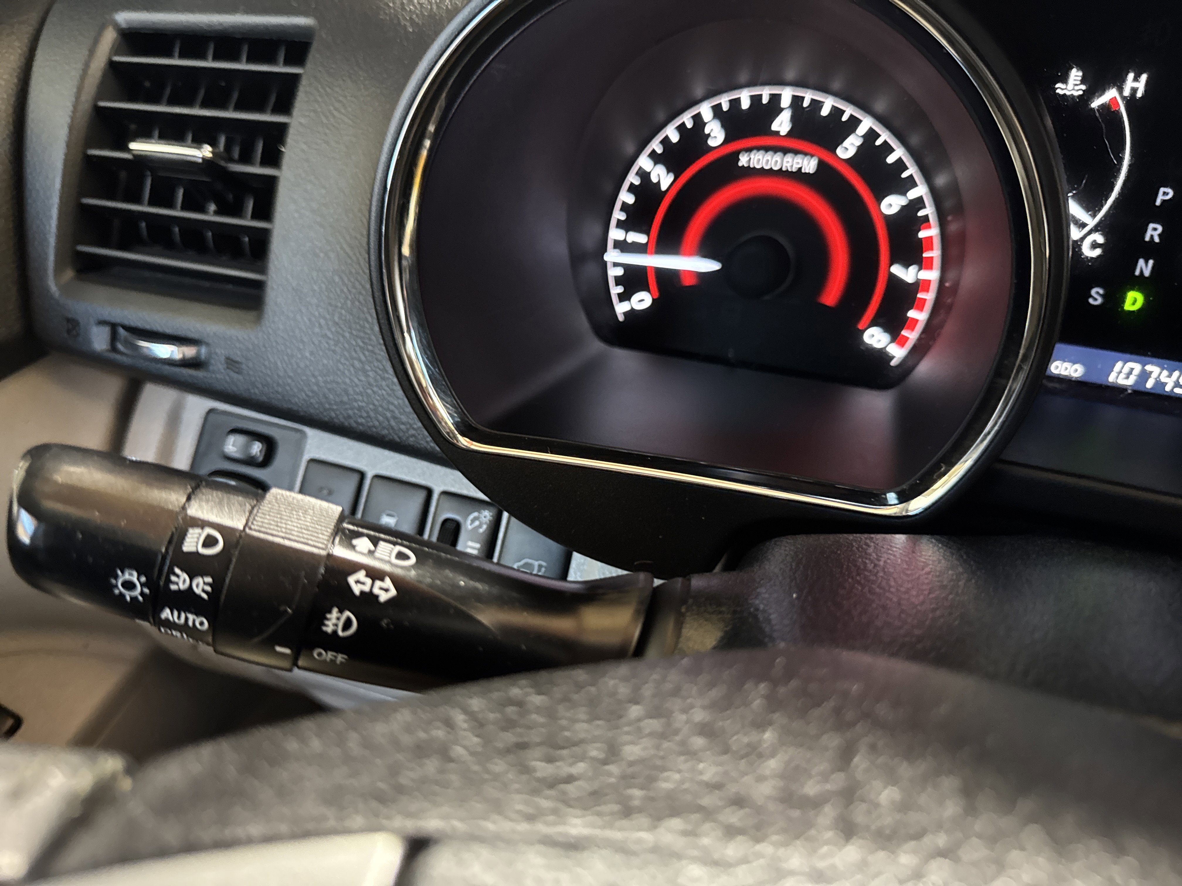 Used 2012 Toyota Highlander Limited image 32