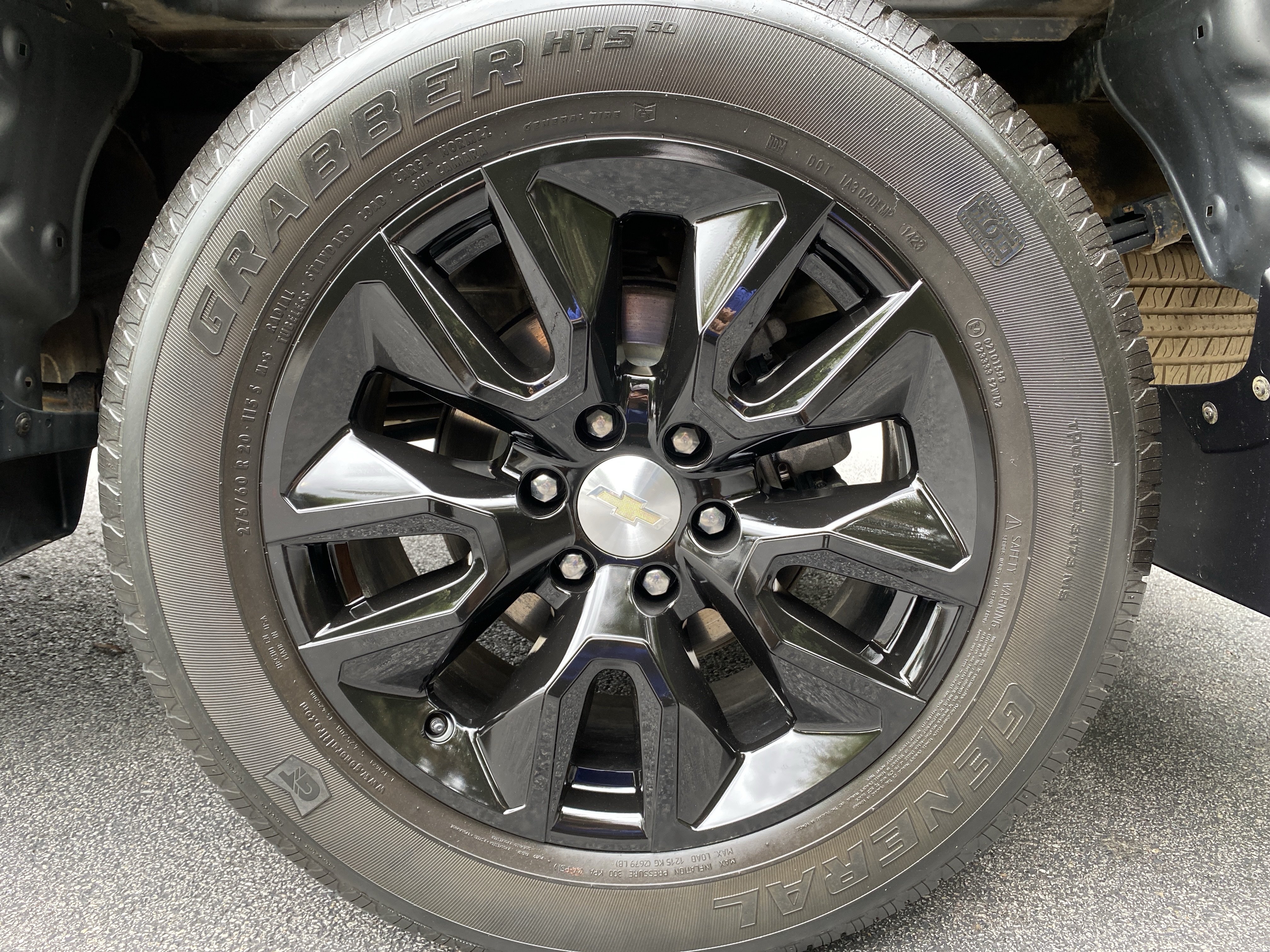Used 2023 Chevrolet Silverado 1500 LT AWD/4WD image 43