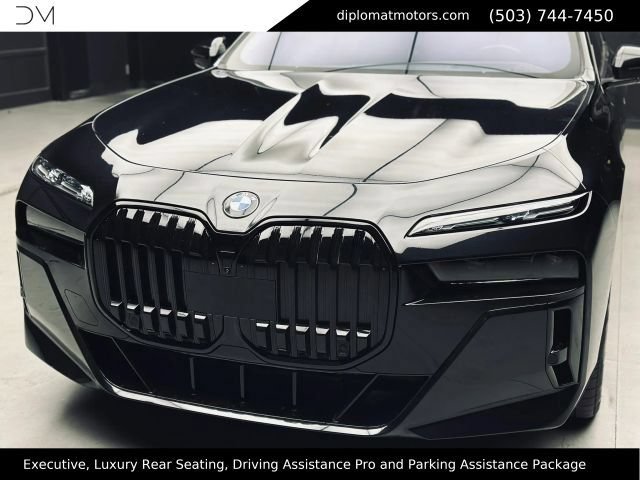 Used 2023 BMW 760i xDrive w/ Executive Package AWD/4WD image 14
