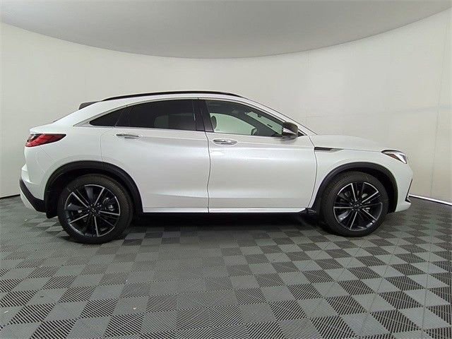 Certified 2025 INFINITI QX55 Essential AWD/4WD image 3