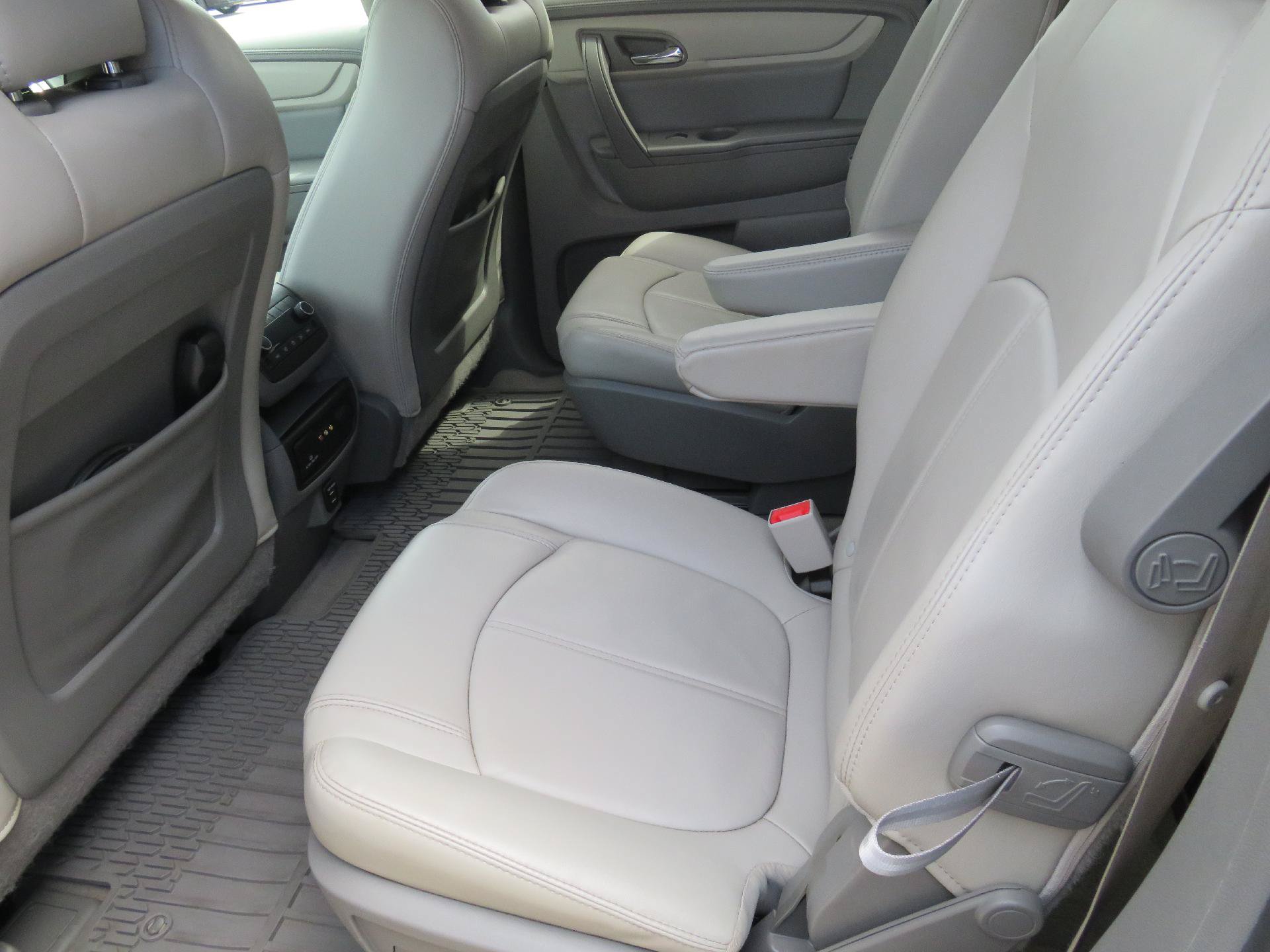 Used 2015 Chevrolet Traverse LT AWD/4WD image 7