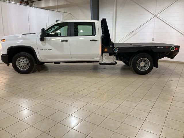 Used 2025 Chevrolet Silverado 3500 W/T image 2