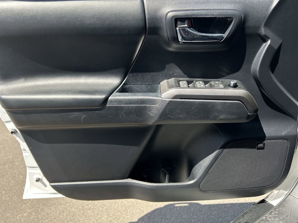 Used 2018 Toyota Tacoma Limited image 23