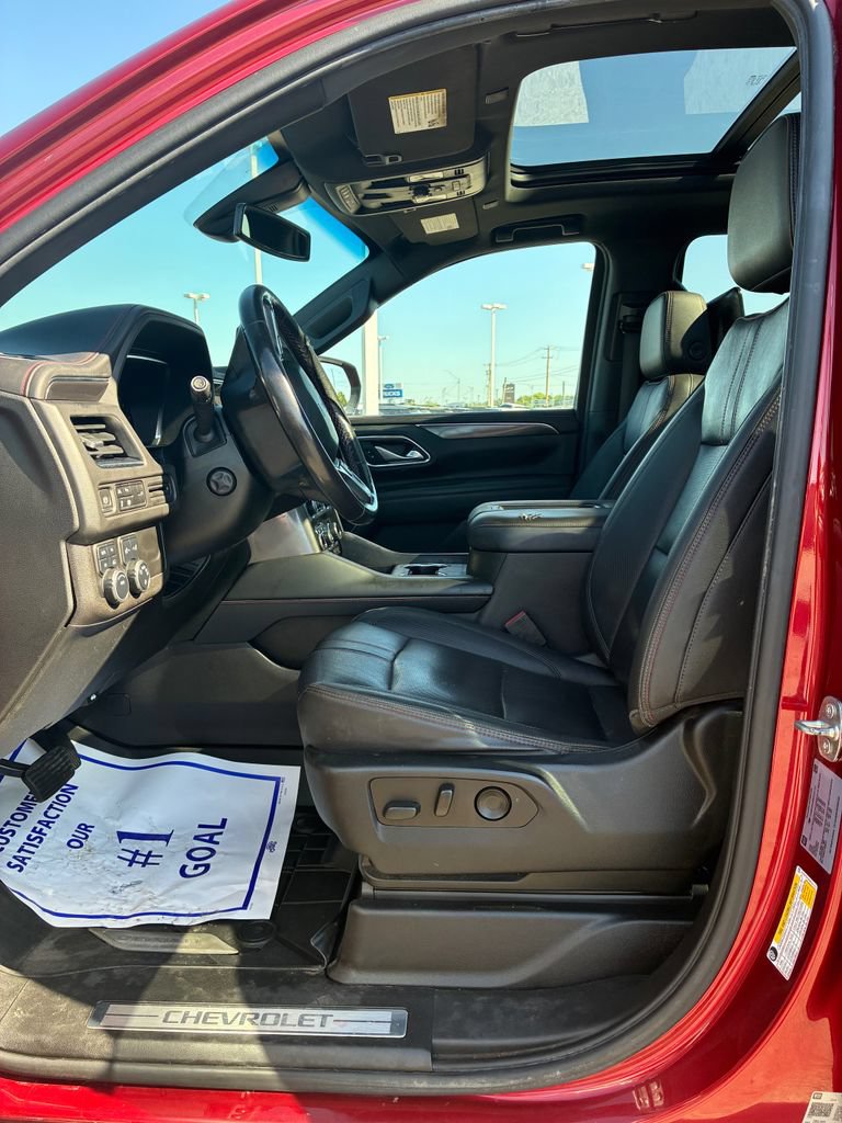 Used 2022 Chevrolet Suburban RST w/ Luxury Package AWD/4WD image 16