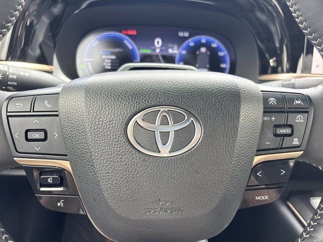 Used 2024 Toyota Crown Platinum AWD/4WD image 27