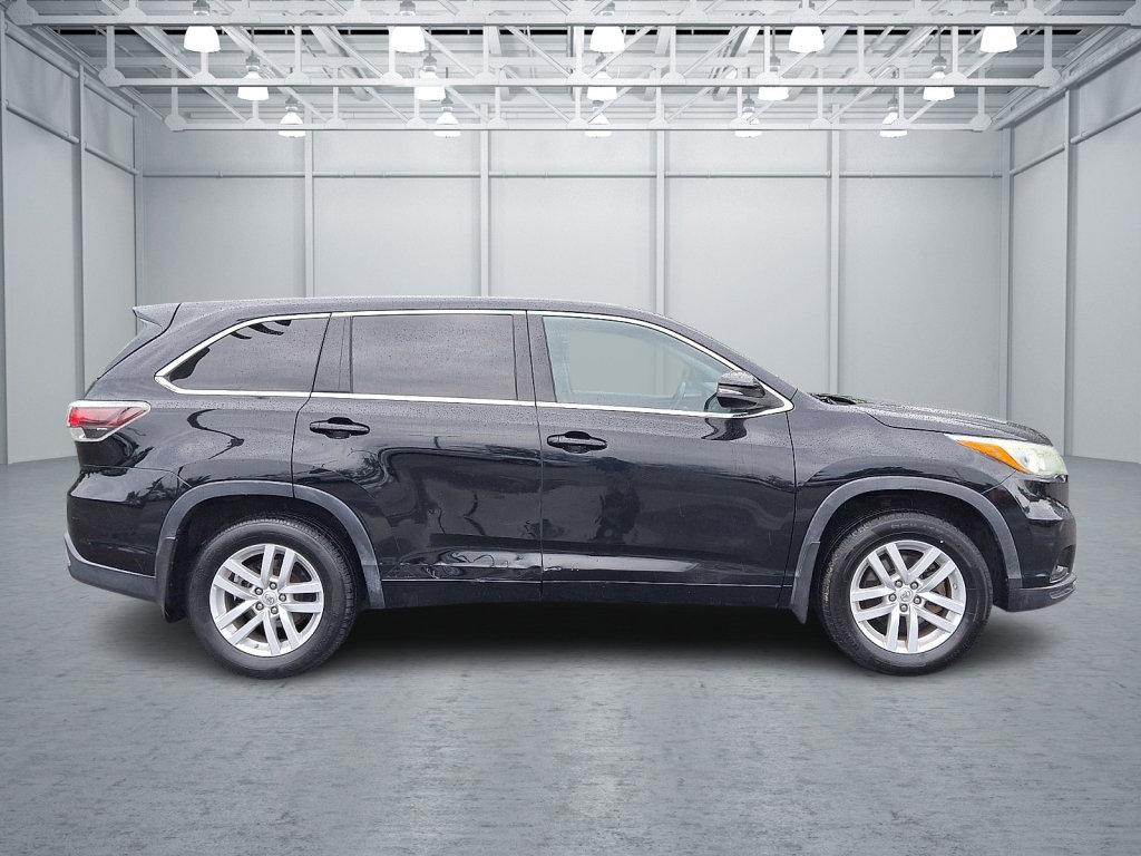 Used 2015 Toyota Highlander LE AWD/4WD image 6