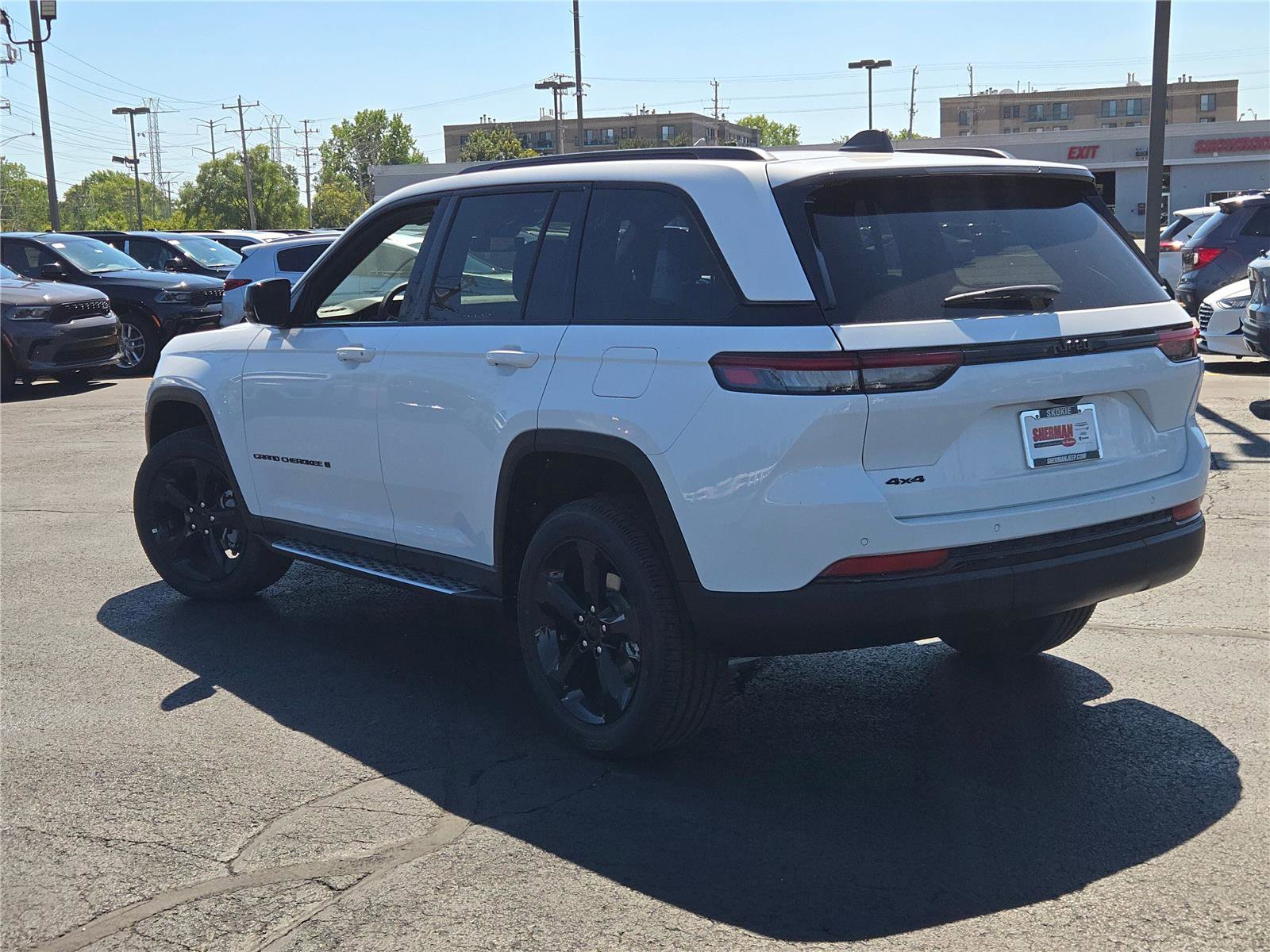 New 2025 Jeep Grand Cherokee Altitude image 16