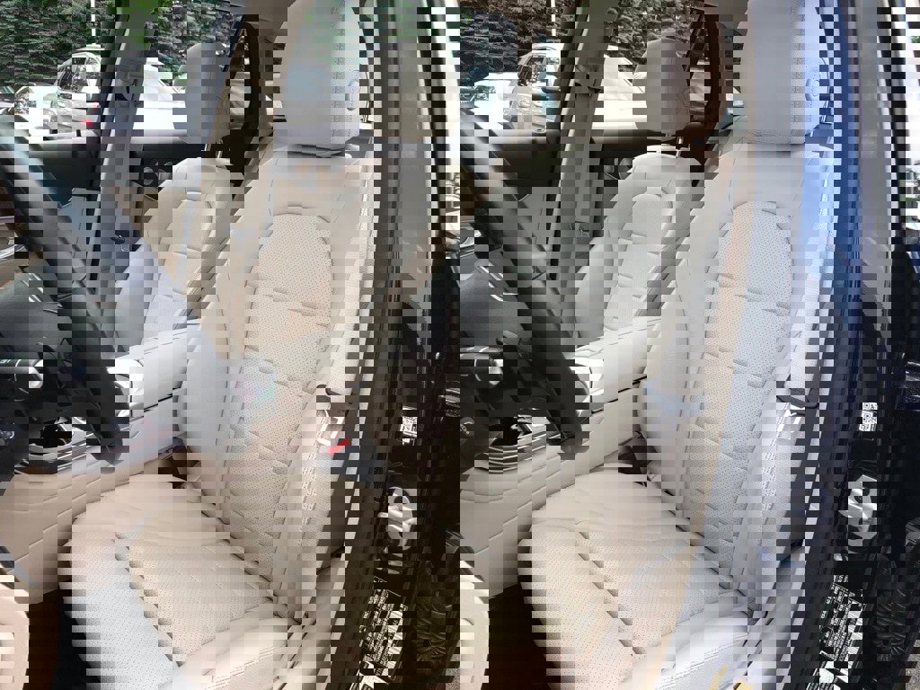 Used 2021 Mercedes-Benz GLC 300 4MATIC w/ Multimedia Package image 28