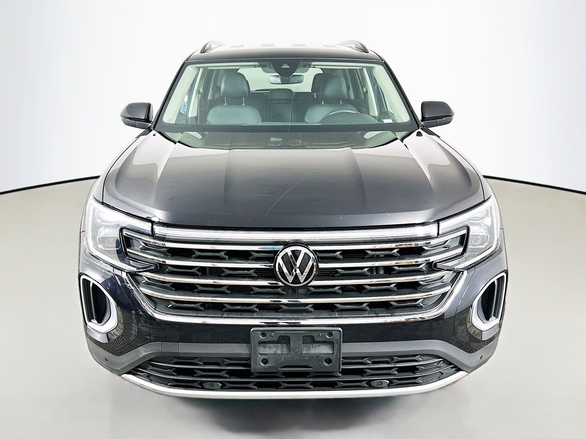 Used 2024 Volkswagen Atlas SE image 2