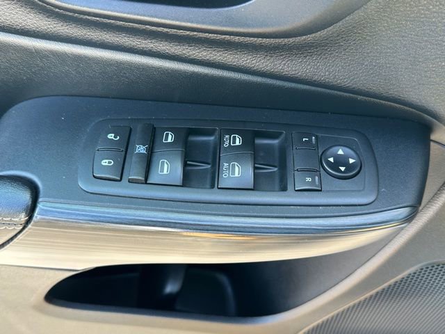 Used 2015 Jeep Cherokee Limited image 25