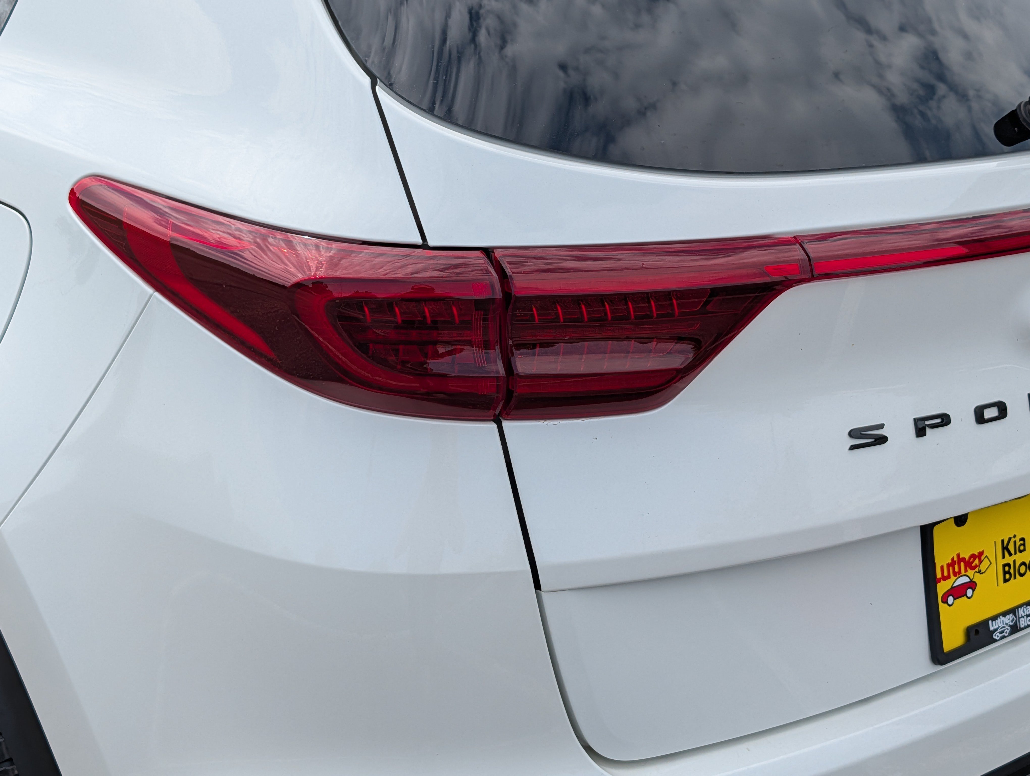 Certified 2022 Kia Sportage Nightfall Edition w/ Nighfall AWD Premium Package image 17