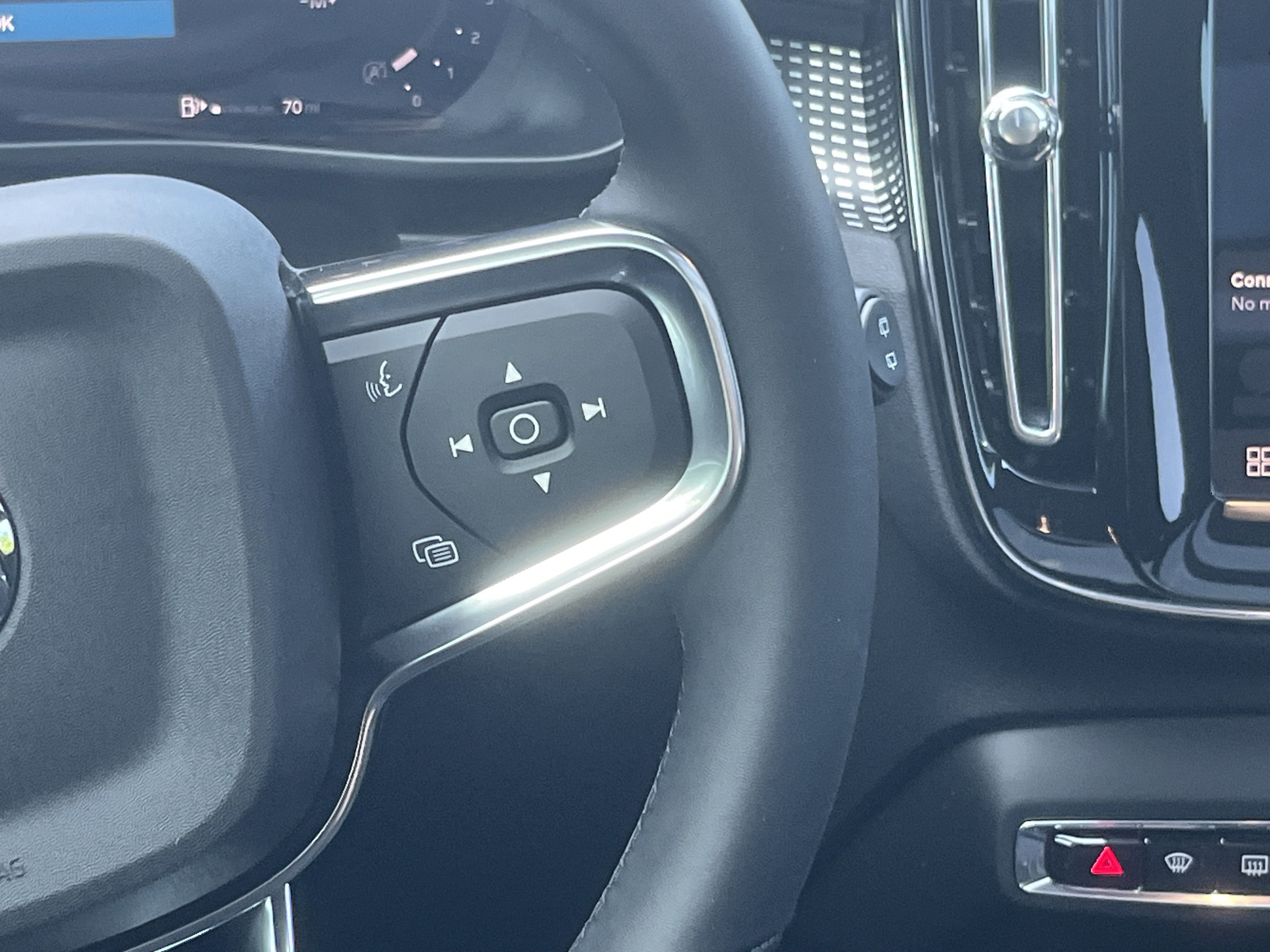 Used 2026 Volvo XC40 B5 Ultra w/ Protection Package Premier image 22