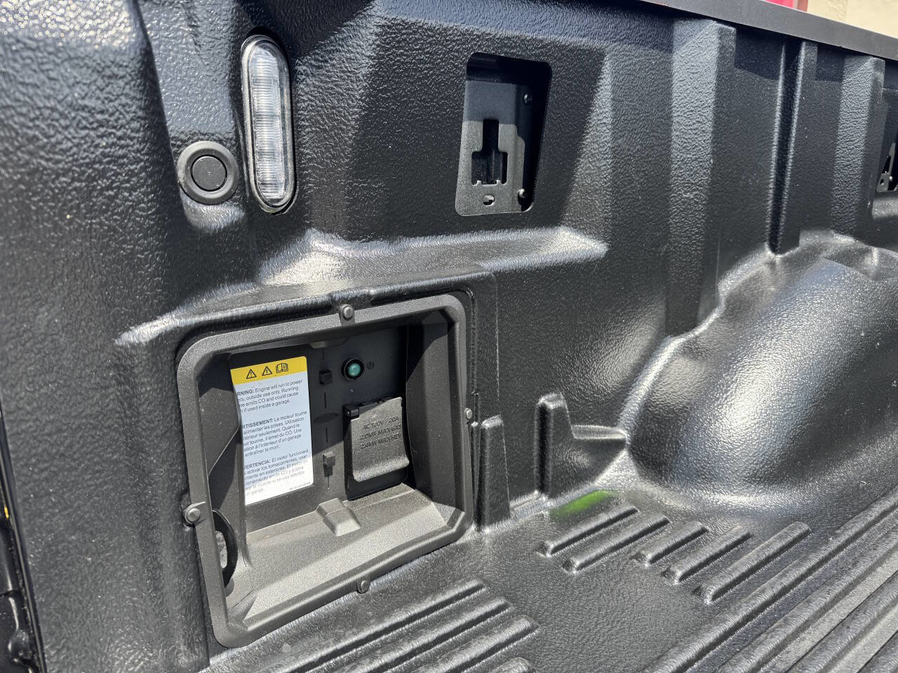 Used 2023 Ford F150 Platinum w/ FX4 Off-Road Package image 17