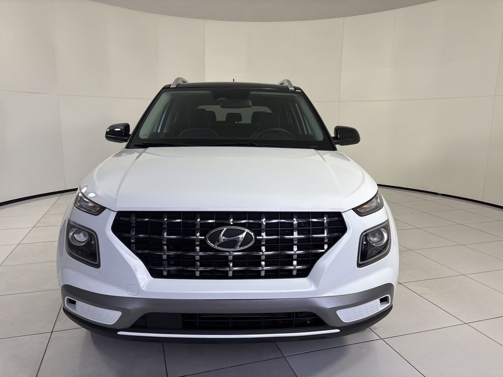 Used 2023 Hyundai Venue Limited w/ Cargo Package image 8