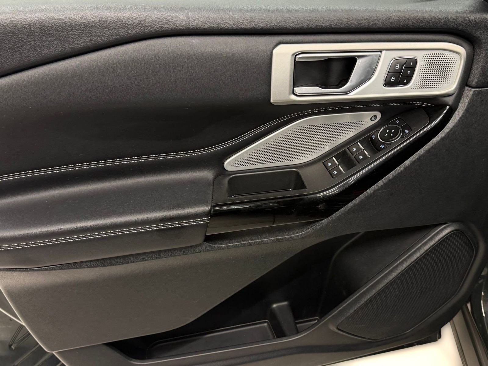 Used 2023 Ford Explorer ST w/ Equipment Group 401A image 10