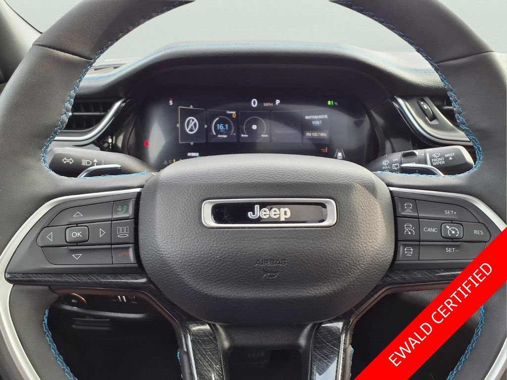 Used 2024 Jeep Grand Cherokee Trailhawk w/ Luxury Tech Group III AWD/4WD image 16