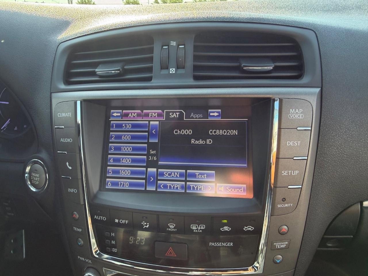 Used 2013 Lexus IS 250C RWD image 14