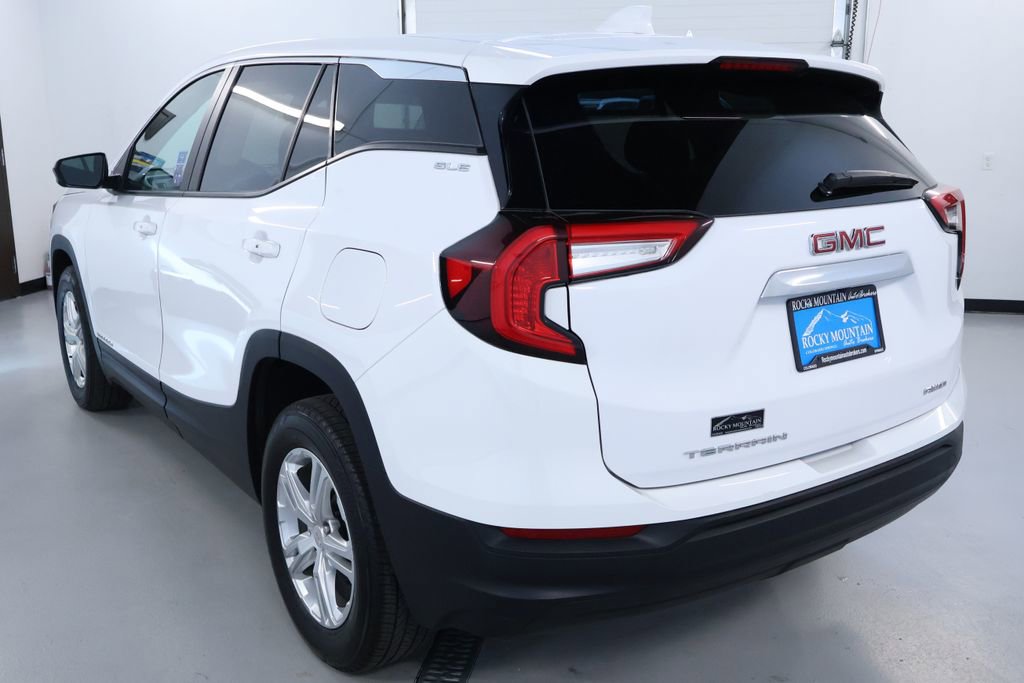 Used 2024 GMC Terrain SLE image 5