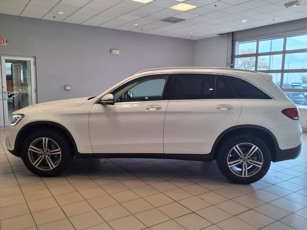 Used 2021 Mercedes-Benz GLC 300 4MATIC image 3