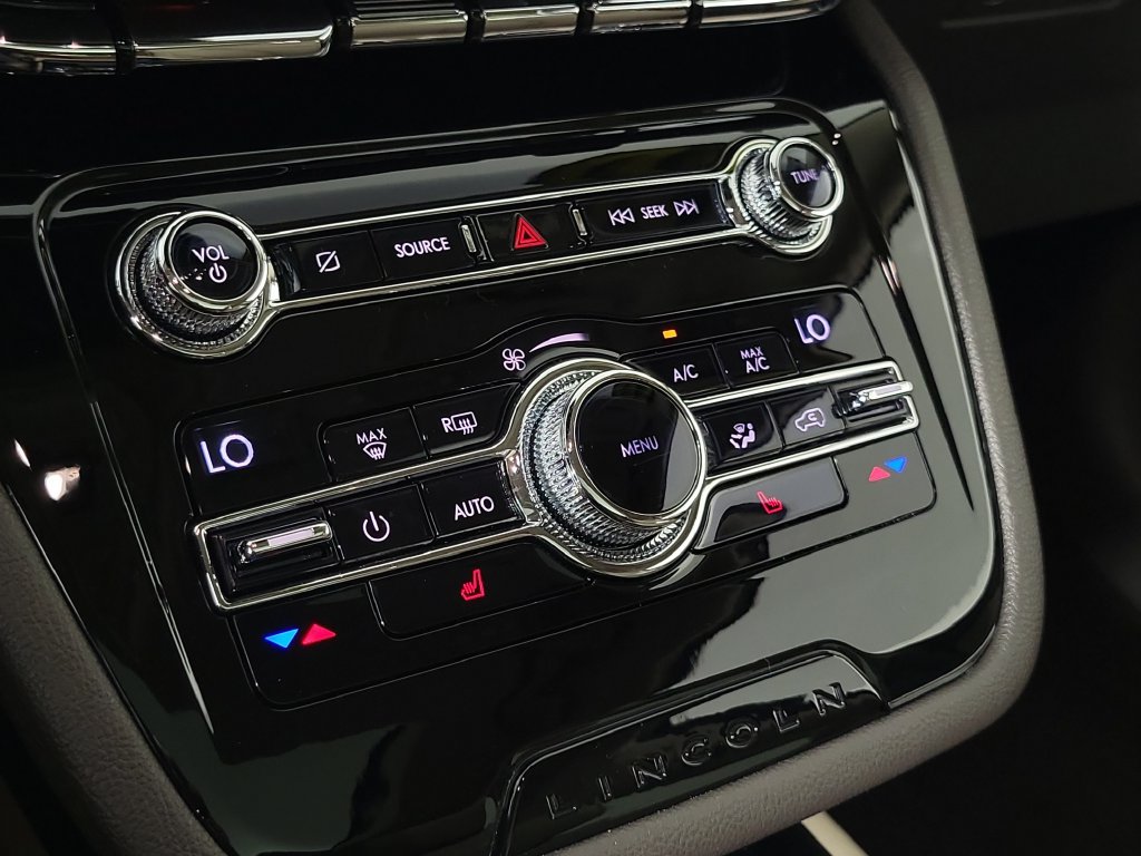 Certified 2020 Lincoln Corsair FWD w/ Premium Package image 29