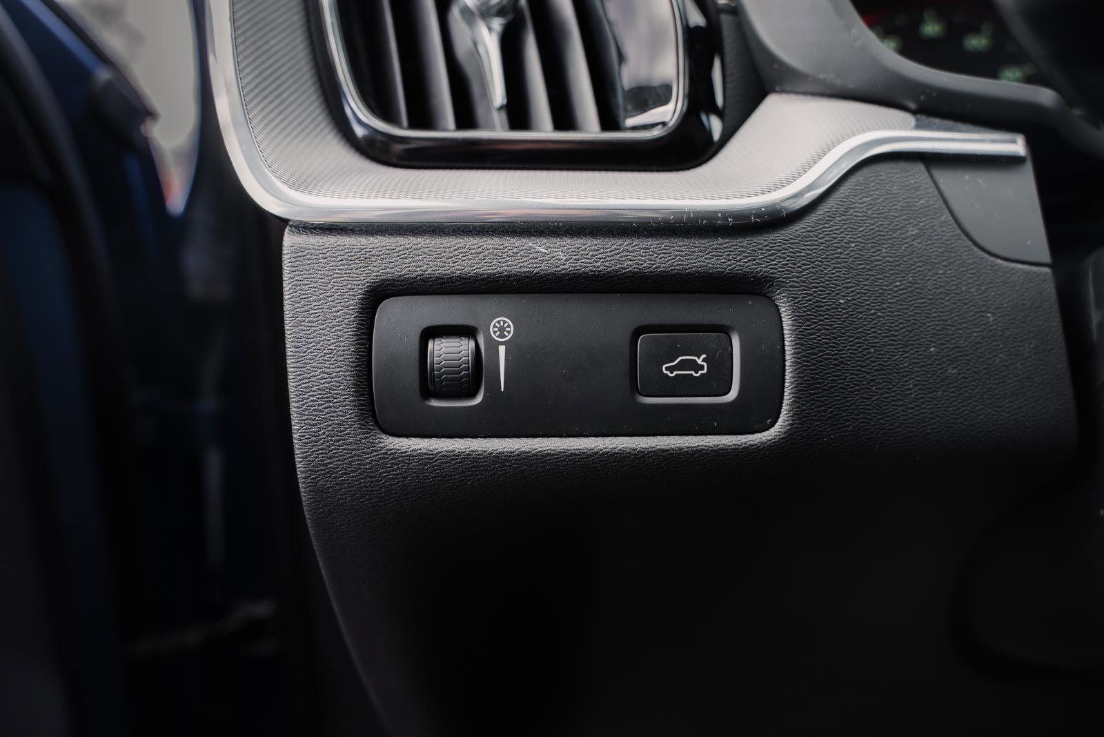 Used 2020 Volvo XC60 T6 R-Design image 20