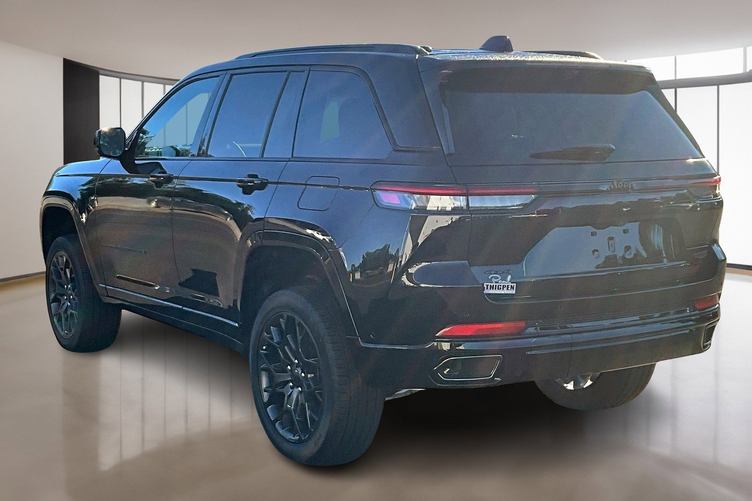 New 2025 Jeep Grand Cherokee Summit image 3