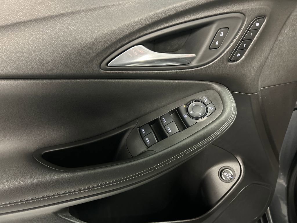 Used 2021 Buick Encore GX Essence w/ Advanced Technology Package image 14