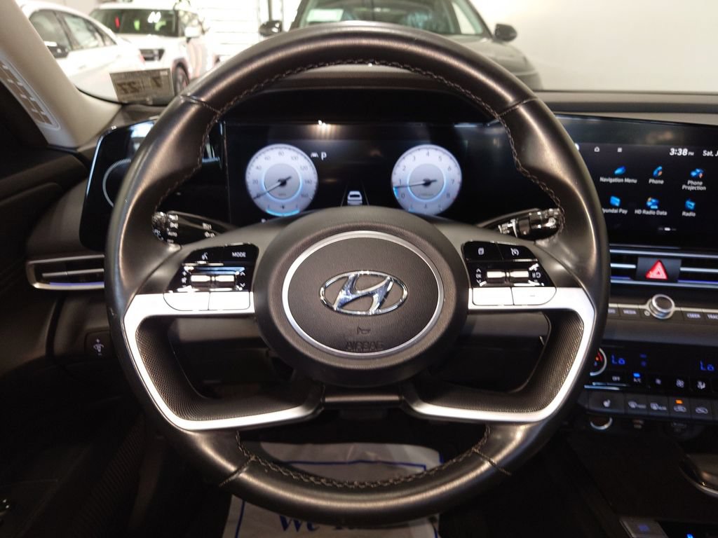 Certified 2023 Hyundai Elantra Limited FWD image 15