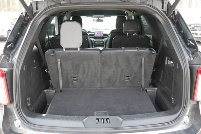 Used 2020 Ford Explorer XLT w/ Equipment Group 202A image 9