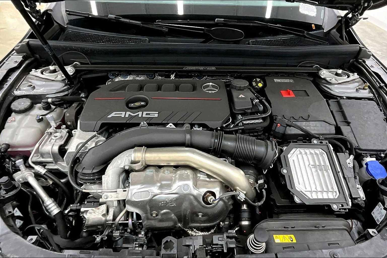 New 2025 Mercedes-Benz GLB 35 AMG 4MATIC image 16