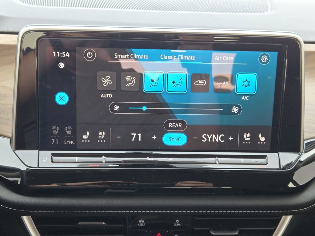 Used 2024 Volkswagen Atlas SE image 20