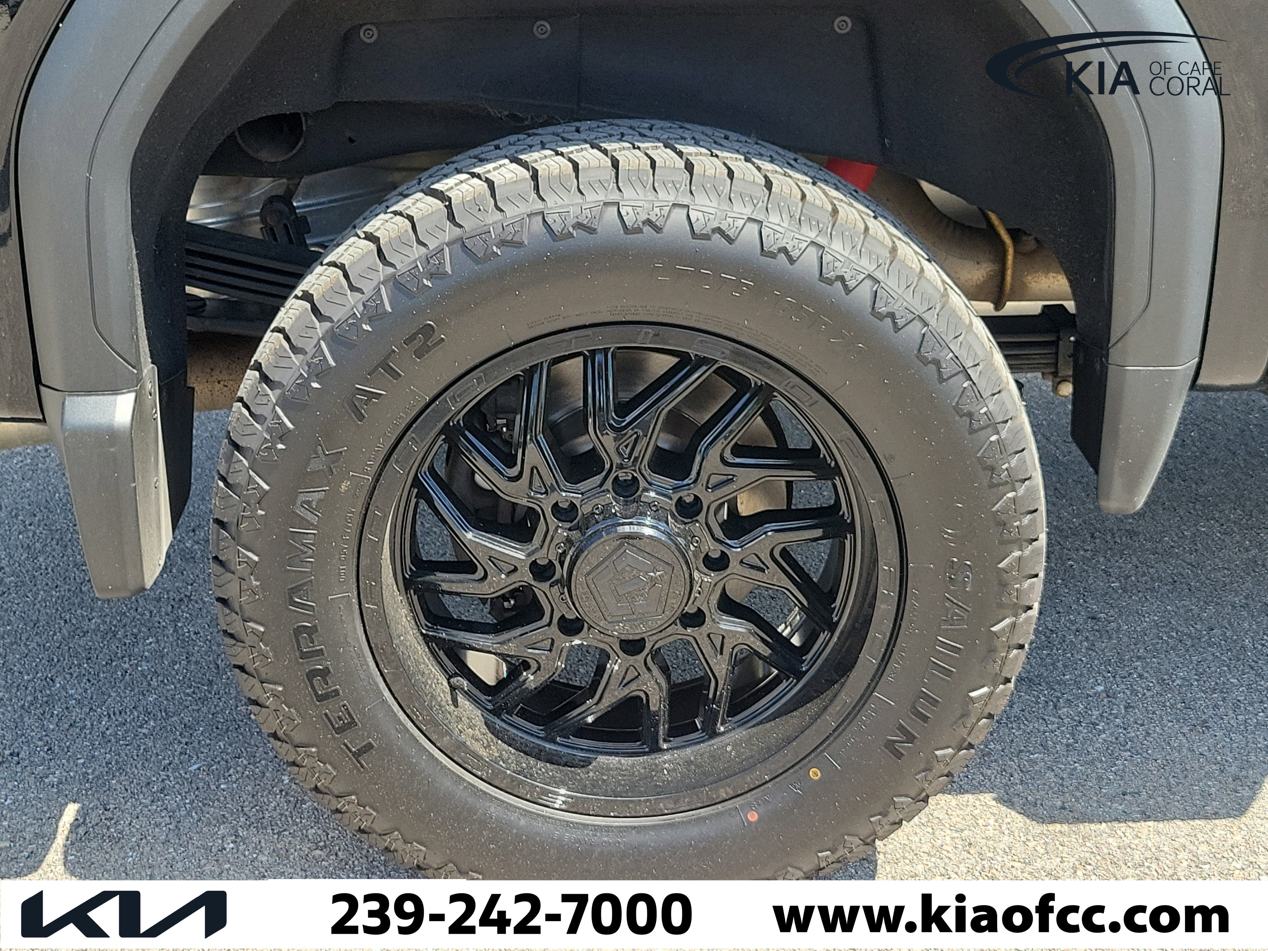 Used 2024 GMC Sierra 2500 Denali Ultimate w/ Snow Plow Prep/Camper Package AWD/4WD image 11