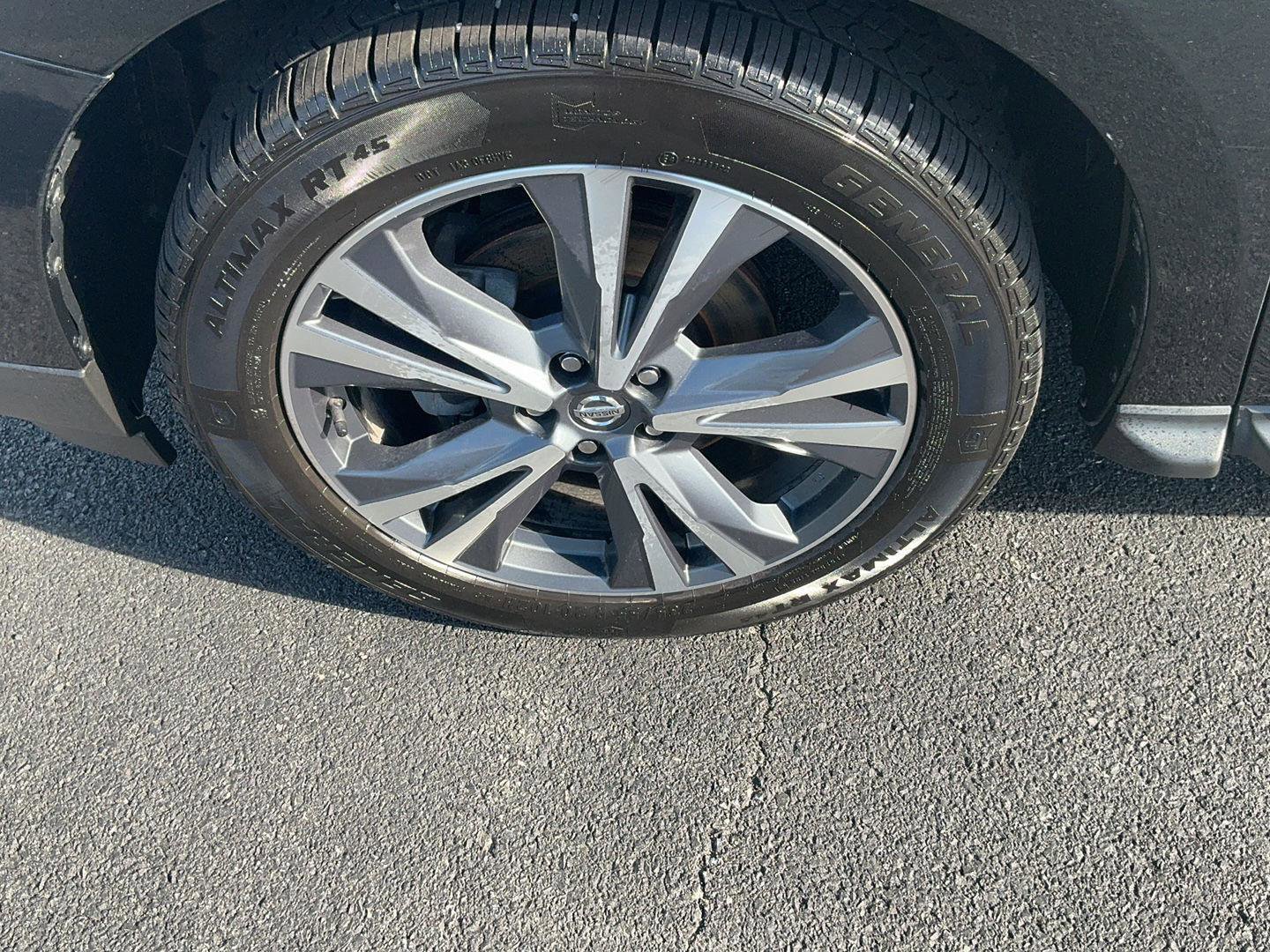 Used 2019 Nissan Pathfinder Platinum image 12